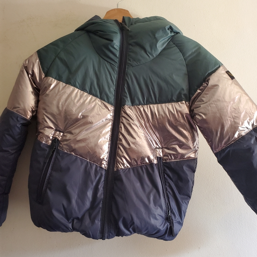 Finger In The Nose Unisex Woven Reversible Down Jacket.